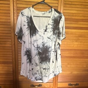 Women's V-Neck Short Sleeve Tie-Dye Tee - Black/White